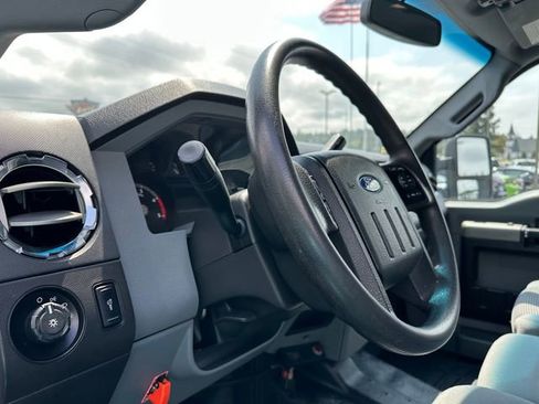 Used 2016 Ford F550 4x4 Crew Cab Super Duty image 17