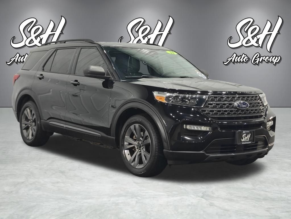Used 2021 Ford Explorer XLT w/ Equipment Group 202A AWD/4WD image 2