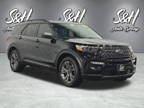 Used 2021 Ford Explorer XLT w/ Equipment Group 202A AWD/4WD image 2