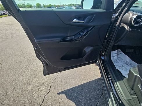 Used 2025 Chevrolet Equinox LT FWD image 11