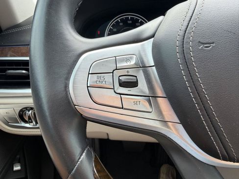 Used 2018 BMW 740i RWD image 11