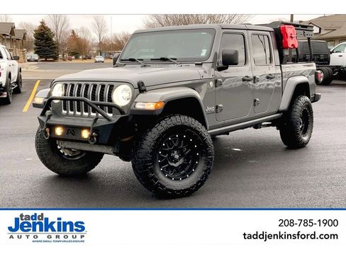 Used 2020 Jeep Gladiator Overland w/ Popular Equipment Package image 1
