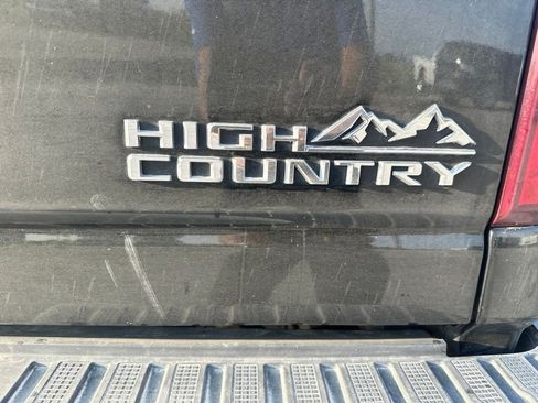 Used 2022 Chevrolet Silverado 3500 High Country w/ Z71 Off-Road Package AWD/4WD image 8