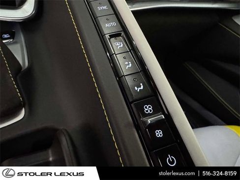 Used 2021 Chevrolet Corvette Stingray Premium Conv w/ Z51 Performance Package image 37