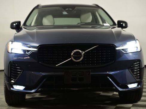 Used 2023 Volvo XC60 B5 Ultimate w/ Climate Package image 5