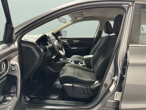 Used 2018 Nissan Rogue Sport S image 11