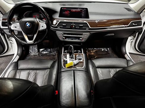 Used 2021 BMW 750i xDrive AWD/4WD image 40