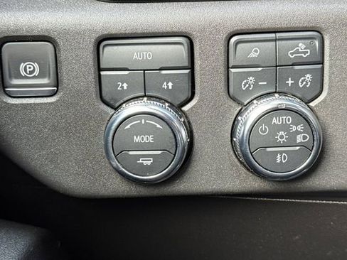 Used 2024 GMC Sierra 1500 SLT image 43