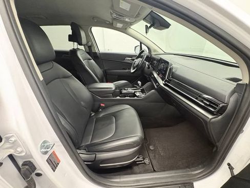 Used 2023 Kia Sportage EX FWD image 32