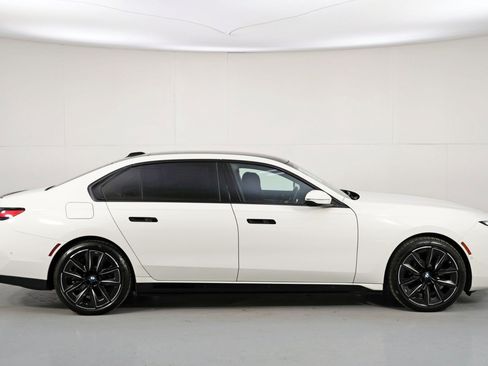 Used 2023 BMW i7 xDrive60 w/ Executive Package 2 AWD/4WD image 66