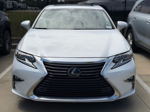 Used 2018 Lexus ES 350 w/ Luxury Package w/Wood Trim FWD image 2