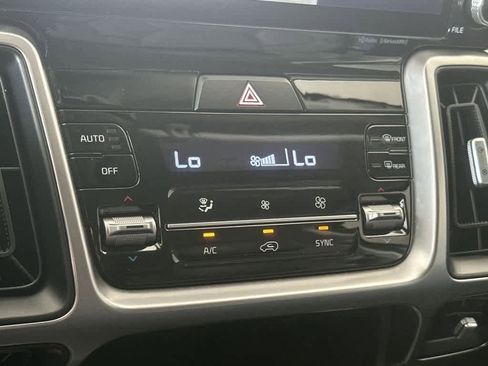 Certified 2023 Kia Sorento S FWD image 20