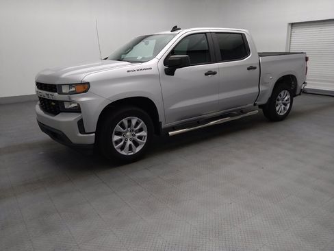 Used 2020 Chevrolet Silverado 1500 Custom w/ Custom Value Package RWD image 2