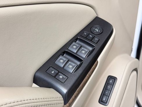 Used 2018 GMC Yukon Denali AWD/4WD image 10