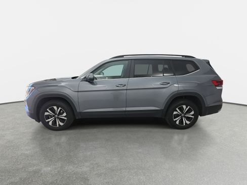 Used 2024 Volkswagen Atlas SE image 8