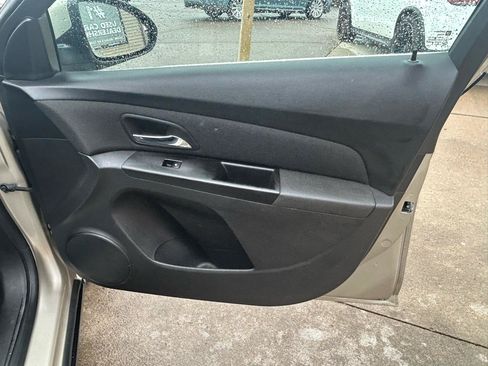 Used 2013 Chevrolet Cruze LT FWD image 16