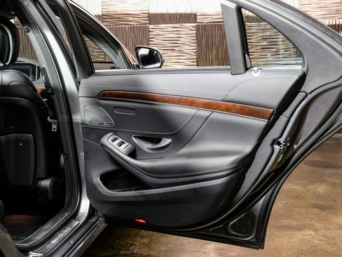 Used 2018 Mercedes-Benz S 560 4MATIC Sedan image 42