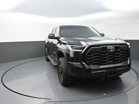 Used 2024 Toyota Tundra SR5 w/ SR5 Premium Package AWD/4WD image 34