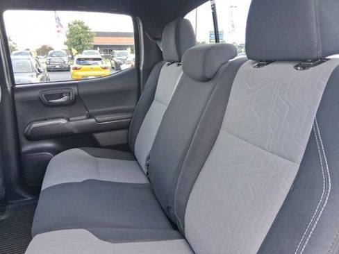 Used 2020 Toyota Tacoma TRD Off-Road AWD/4WD image 16