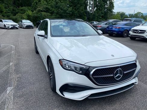 Used 2025 Mercedes-Benz E 350 4MATIC Sedan image 1
