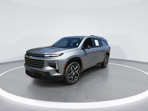Used 2026 Chevrolet Traverse High Country FWD image 5