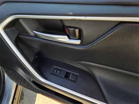 Used 2023 Toyota RAV4 XLE image 9