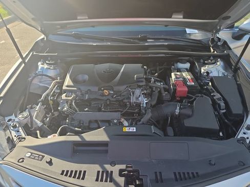 Used 2019 Toyota Camry SE w/ Convenience Package FWD image 28