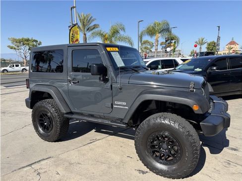Used 2017 Jeep Wrangler Sport w/ Connectivity Group AWD/4WD image 35