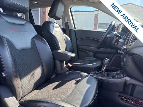 Used 2019 Jeep Compass Trailhawk AWD/4WD image 9