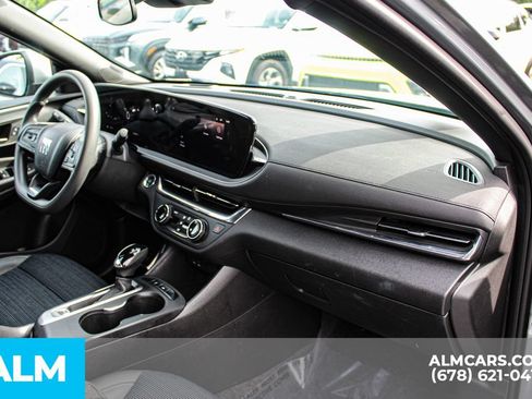 Used 2025 Buick Envista Preferred FWD image 23