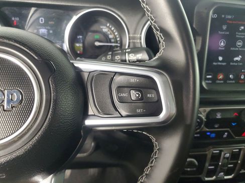 Used 2021 Jeep Wrangler Unlimited Sahara AWD/4WD image 25