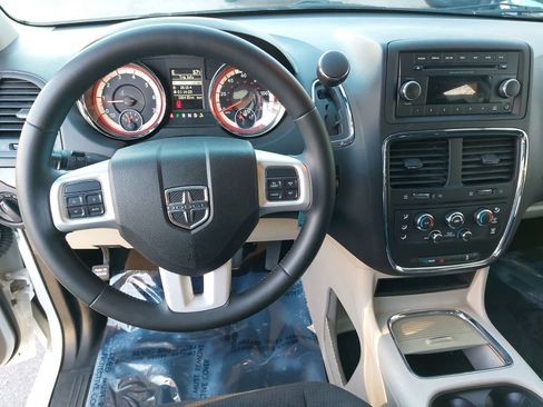 Used 2014 Dodge Grand Caravan SXT w/ Rear Park Assist Package image 18