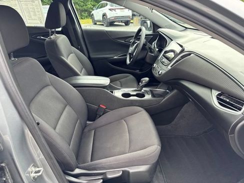 Used 2023 Chevrolet Malibu LT FWD image 38