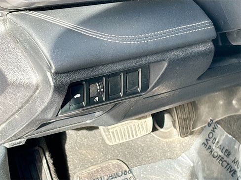 Used 2022 Subaru Legacy Limited image 10