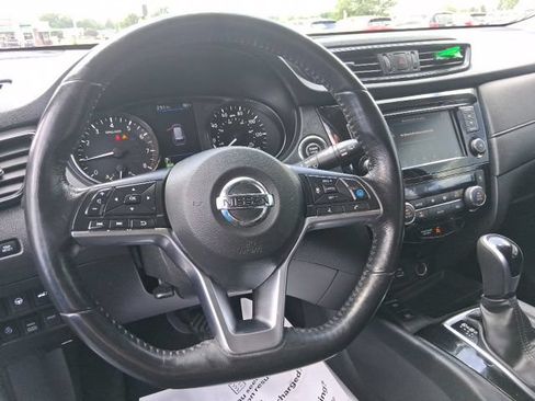 Used 2019 Nissan Rogue SV w/ Premium Package AWD/4WD image 22