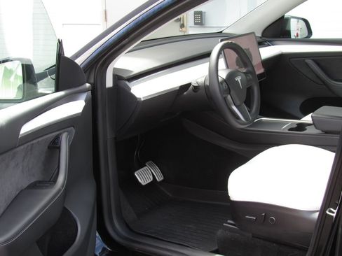 Used 2022 Tesla Model Y Performance AWD/4WD image 10