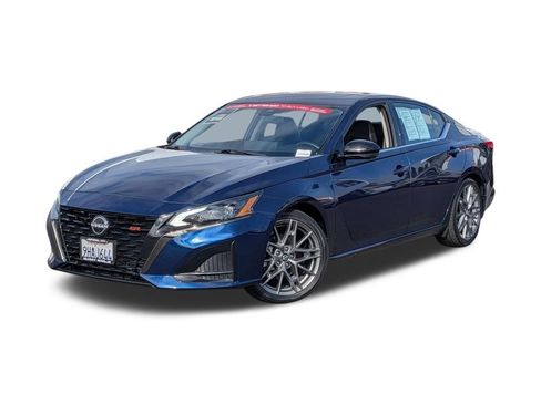 Used 2023 Nissan Altima 2.0 SR FWD image 1