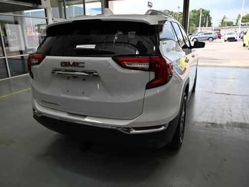 Used 2023 GMC Terrain SLT FWD image 5