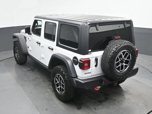 Used 2025 Jeep Wrangler Unlimited Rubicon AWD/4WD image 39