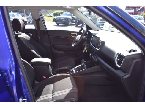 Used 2023 Hyundai Venue SEL w/ Cargo Package image 14
