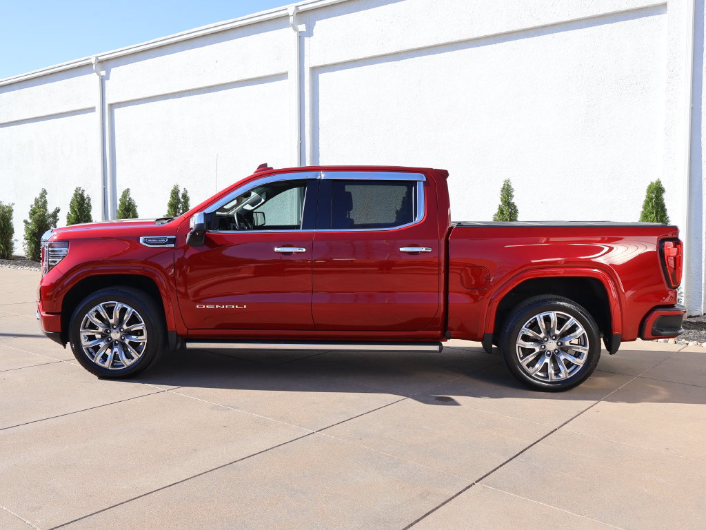 Used 2023 GMC Sierra 1500 Denali w/ Denali Reserve Package AWD/4WD image 3