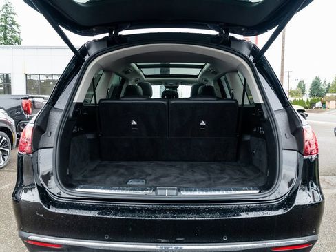 Used 2024 Mercedes-Benz GLS 450 4MATIC image 7
