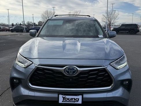 Certified 2021 Toyota Highlander Platinum image 3