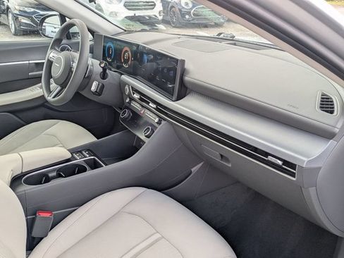 Used 2025 Hyundai Sonata SEL FWD image 31