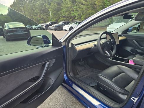 Used 2020 Tesla Model 3 Standard Range Plus RWD image 9