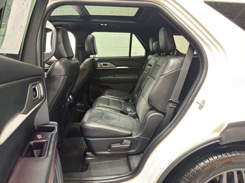 Used 2025 Ford Explorer ST AWD/4WD image 10