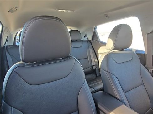 Used 2023 Chevrolet Bolt LT image 30