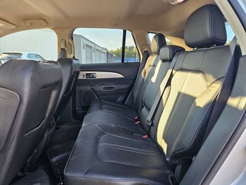 Used 2014 Lincoln MKX FWD w/ Equipment Group 101A image 5