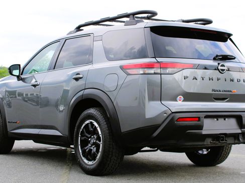 Used 2023 Nissan Pathfinder Rock Creek AWD/4WD image 11
