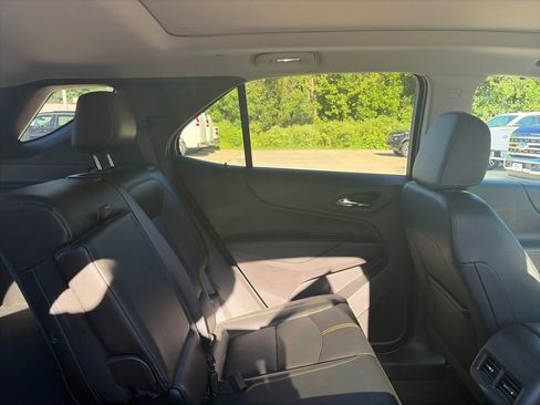 Used 2024 Chevrolet Equinox Premier AWD/4WD image 12